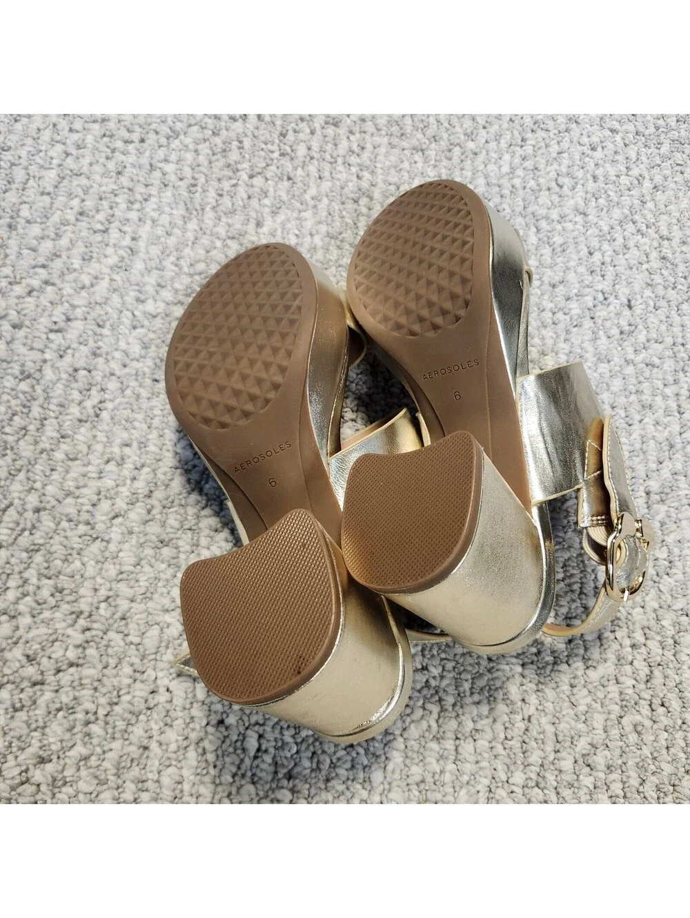 Aerosoles Camera Gold Leather Upper Heel Sandals Size 6M